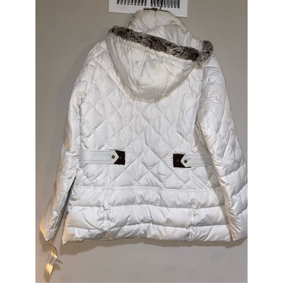 Larry Levine NWT (w/D) White Puffer Faux Fur Hooded Coat, Size XL, MSRP $200 - Picture 7 of 12
